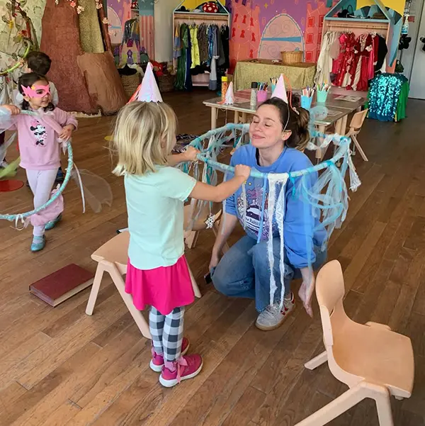 Pretend play, stories & puppets