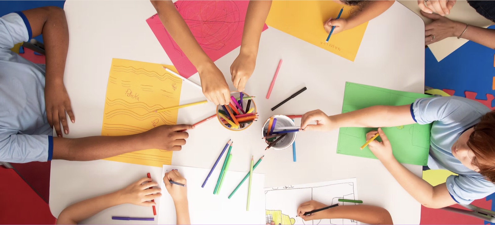 Little hands make art and speak Spanish