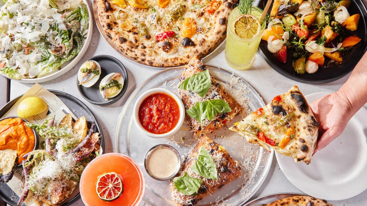 Free kids pizza or pasta on Wednesday evenings