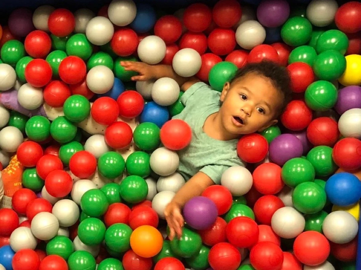 Indoor play space and cafe for ages 0-5